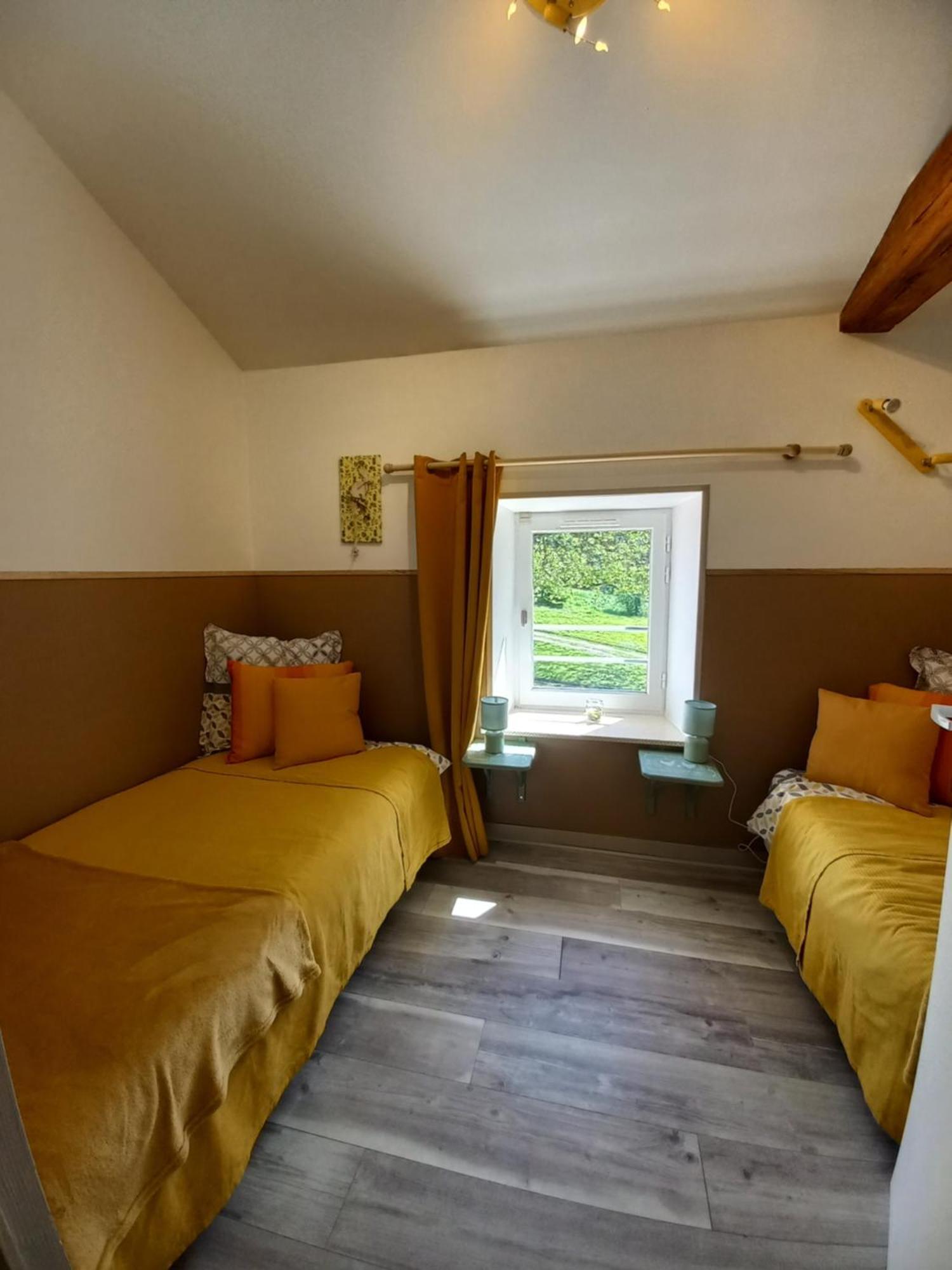 Domaine De Fontsauzine - Gites Et Chambre D'Hotes Genouille  Luaran gambar
