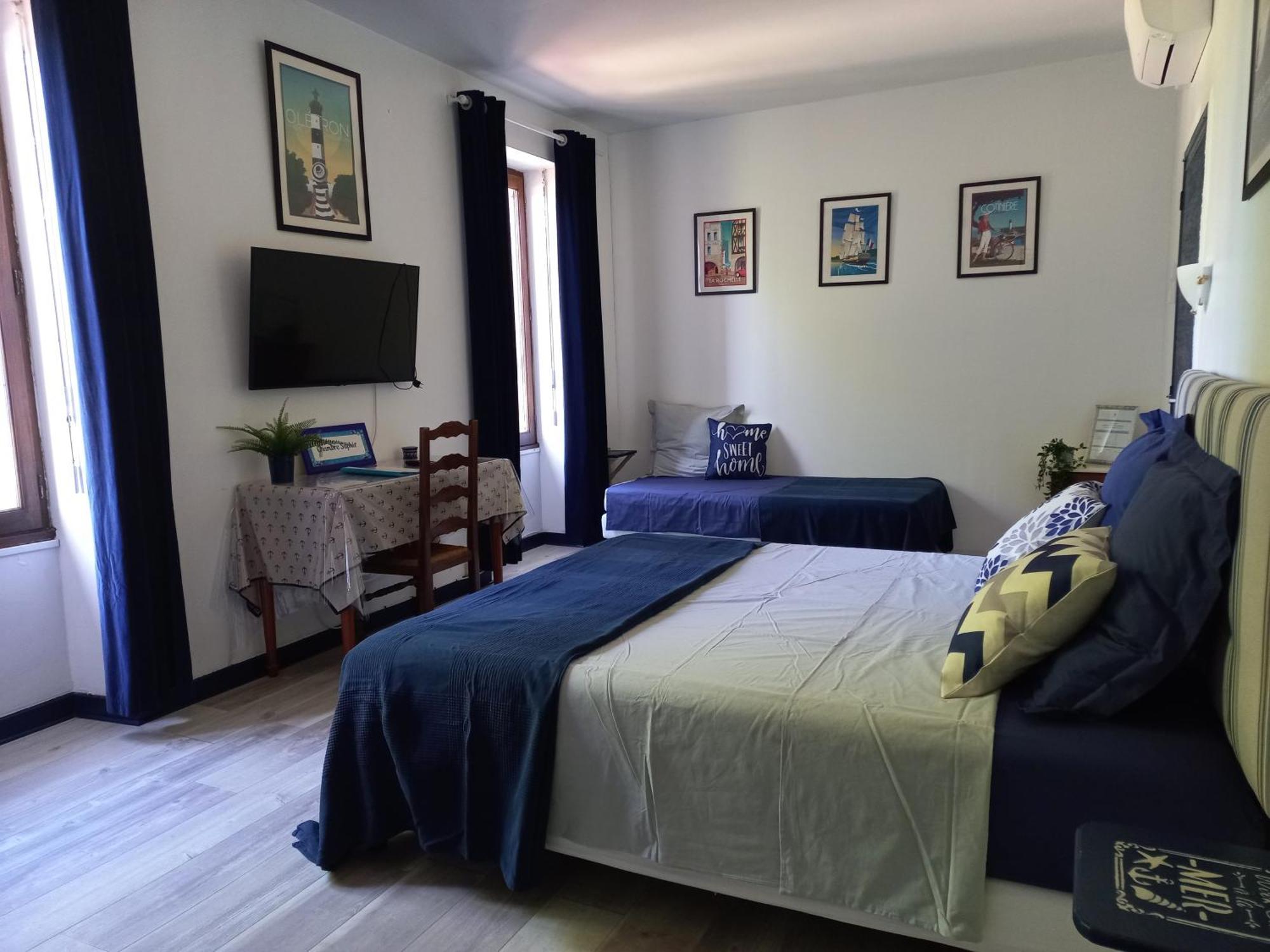 Domaine De Fontsauzine - Gites Et Chambre D'Hotes Genouille  Luaran gambar
