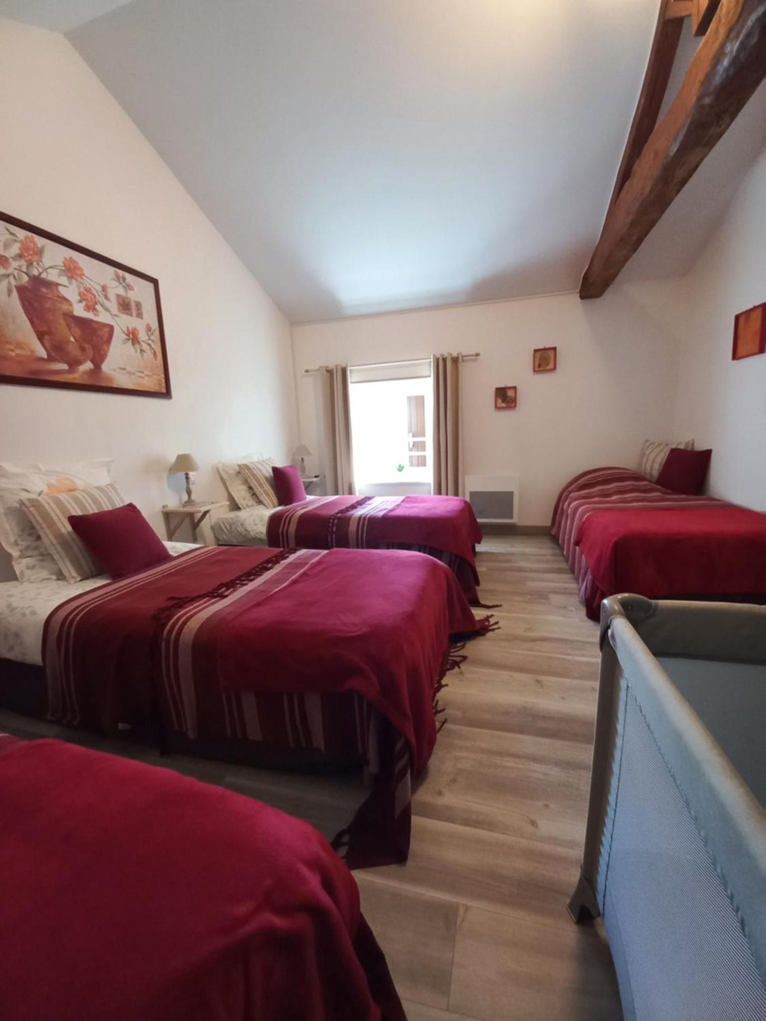 Domaine De Fontsauzine - Gites Et Chambre D'Hotes Genouille  Luaran gambar
