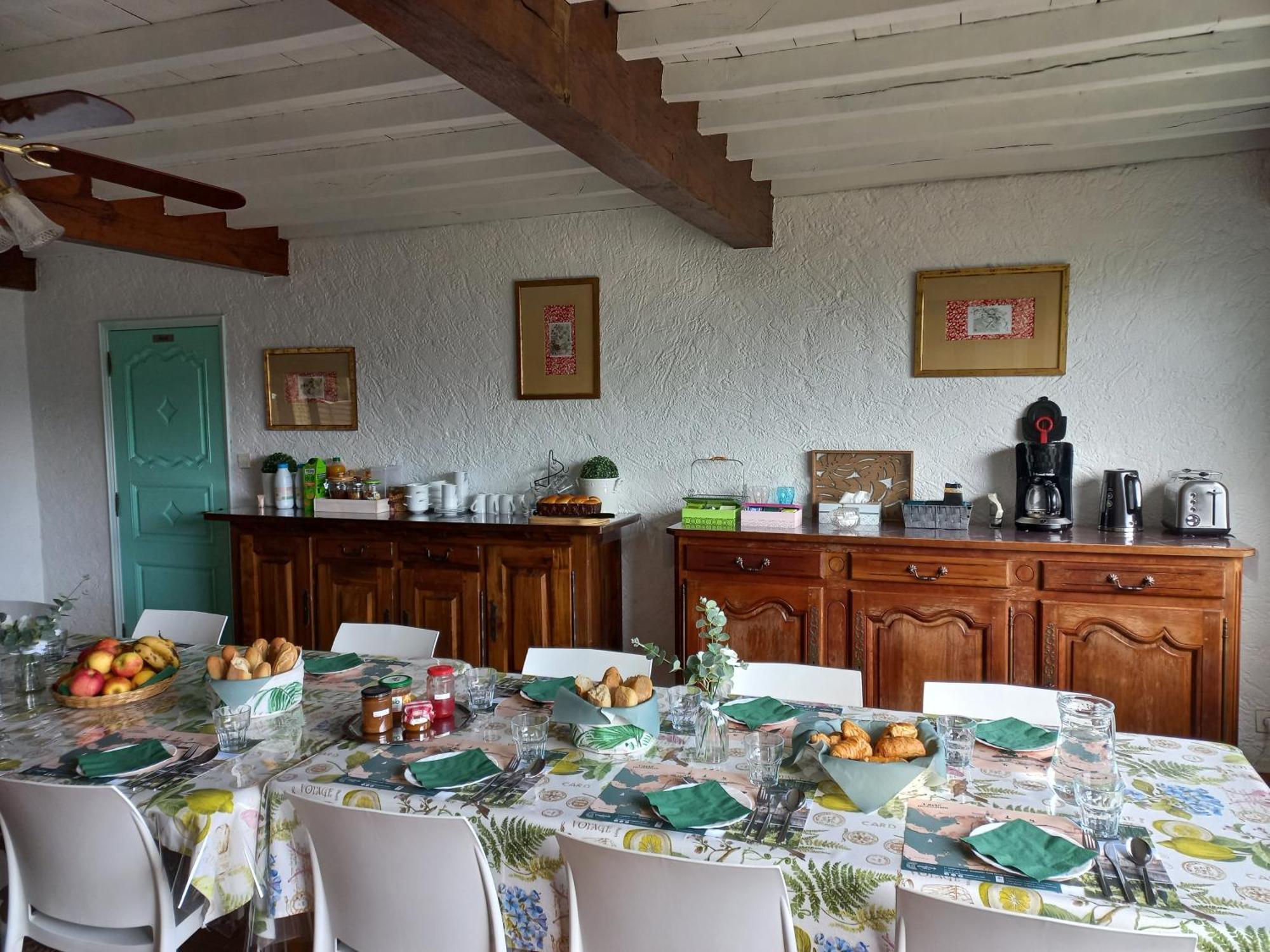 Domaine De Fontsauzine - Gites Et Chambre D'Hotes Genouille  Luaran gambar