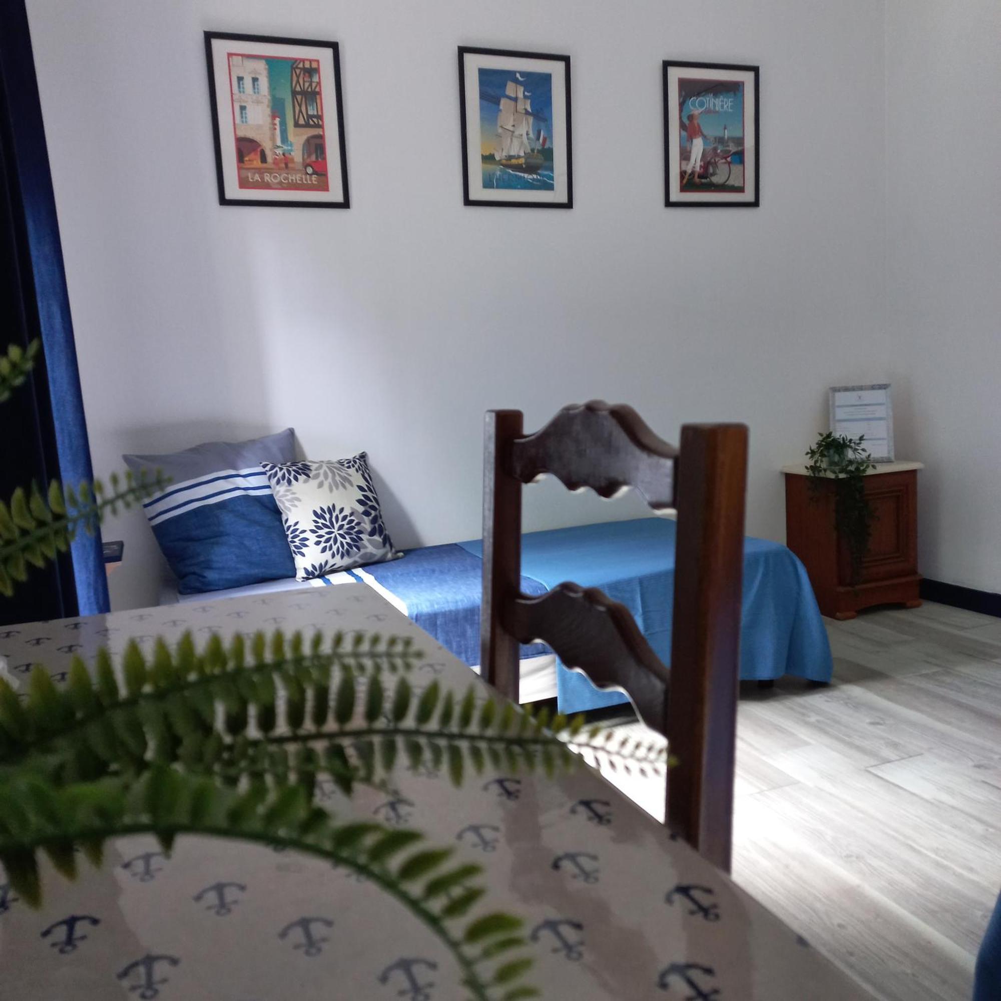 Domaine De Fontsauzine - Gites Et Chambre D'Hotes Genouille  Luaran gambar