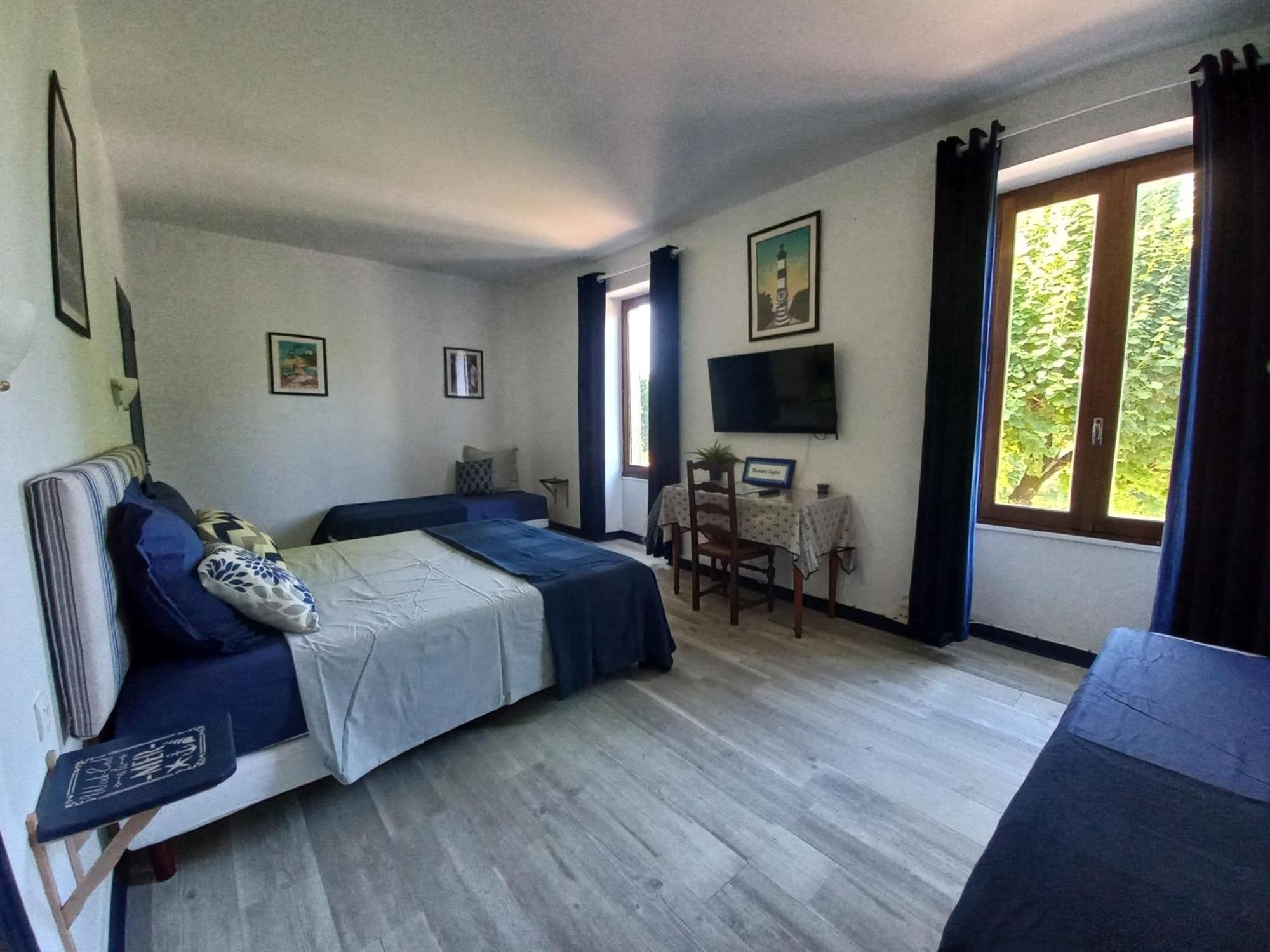 Domaine De Fontsauzine - Gites Et Chambre D'Hotes Genouille  Luaran gambar