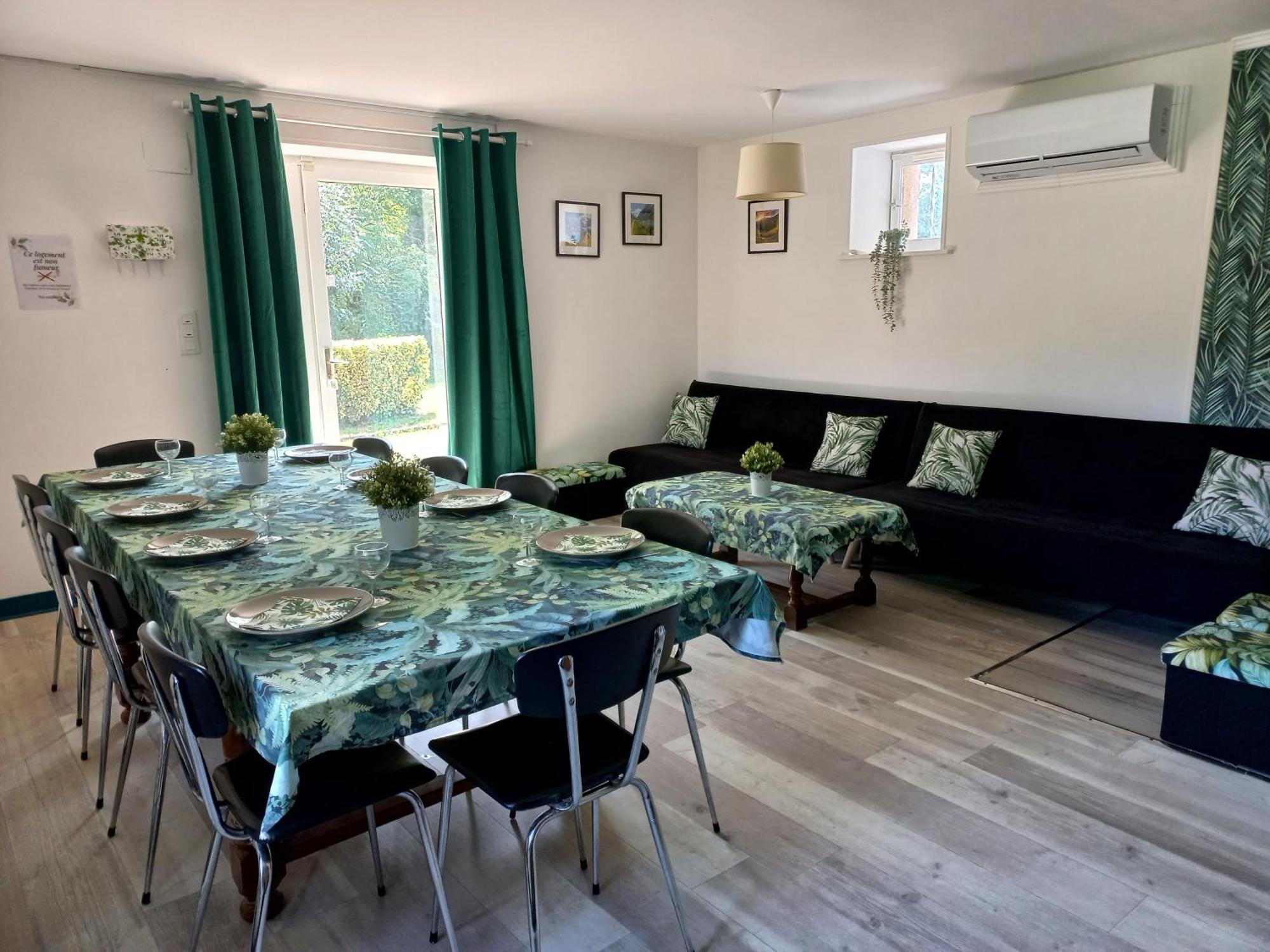 Domaine De Fontsauzine - Gites Et Chambre D'Hotes Genouille  Luaran gambar