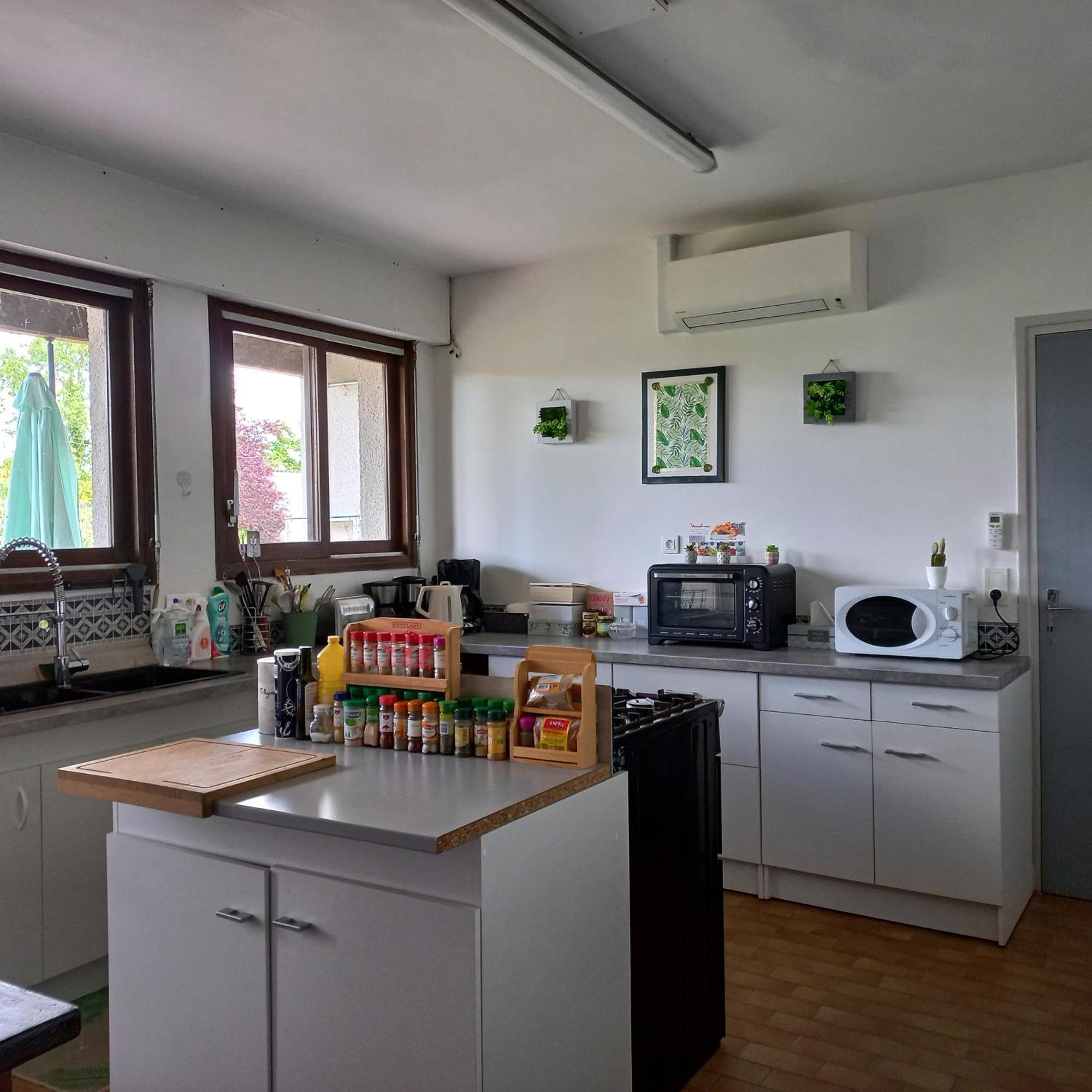 Domaine De Fontsauzine - Gites Et Chambre D'Hotes Genouille  Luaran gambar