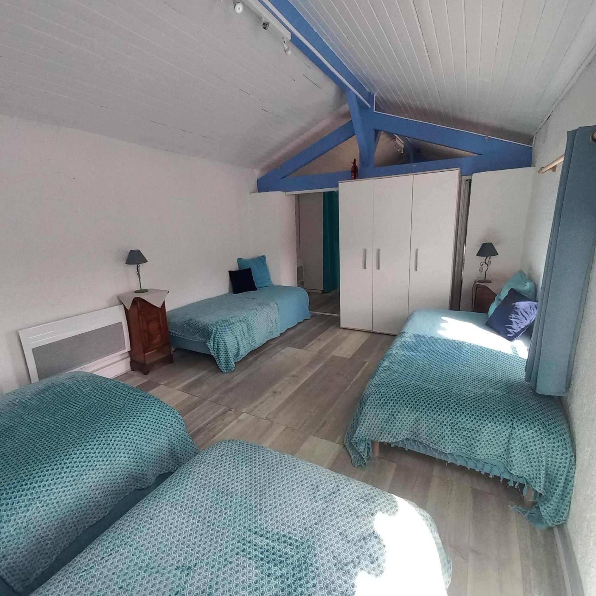 Domaine De Fontsauzine - Gites Et Chambre D'Hotes Genouille  Luaran gambar